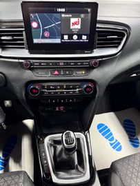 Kia cee'd Sportswagon Vision 18 Zoll+Tiefer EXPORT, Bild 21