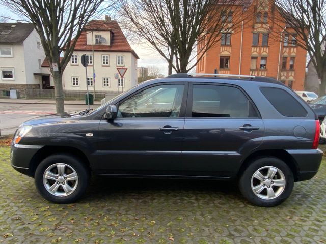 Kia Sportage 2.0 CVVT Attract, Lederausst., TÜV neu