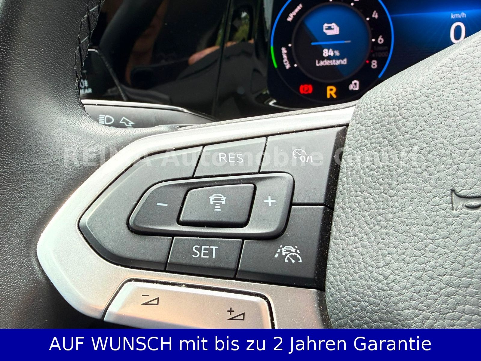 Fahrzeugabbildung Volkswagen Golf VIII Lim. Style eHybrid, ACC, LED, AHK