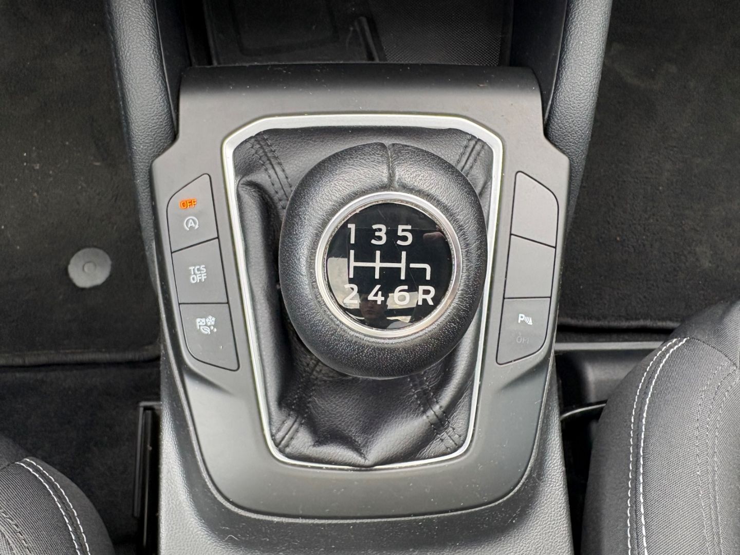 Fahrzeugabbildung Ford Focus Titanium Kamera Schiebedach LED SHZ PDC