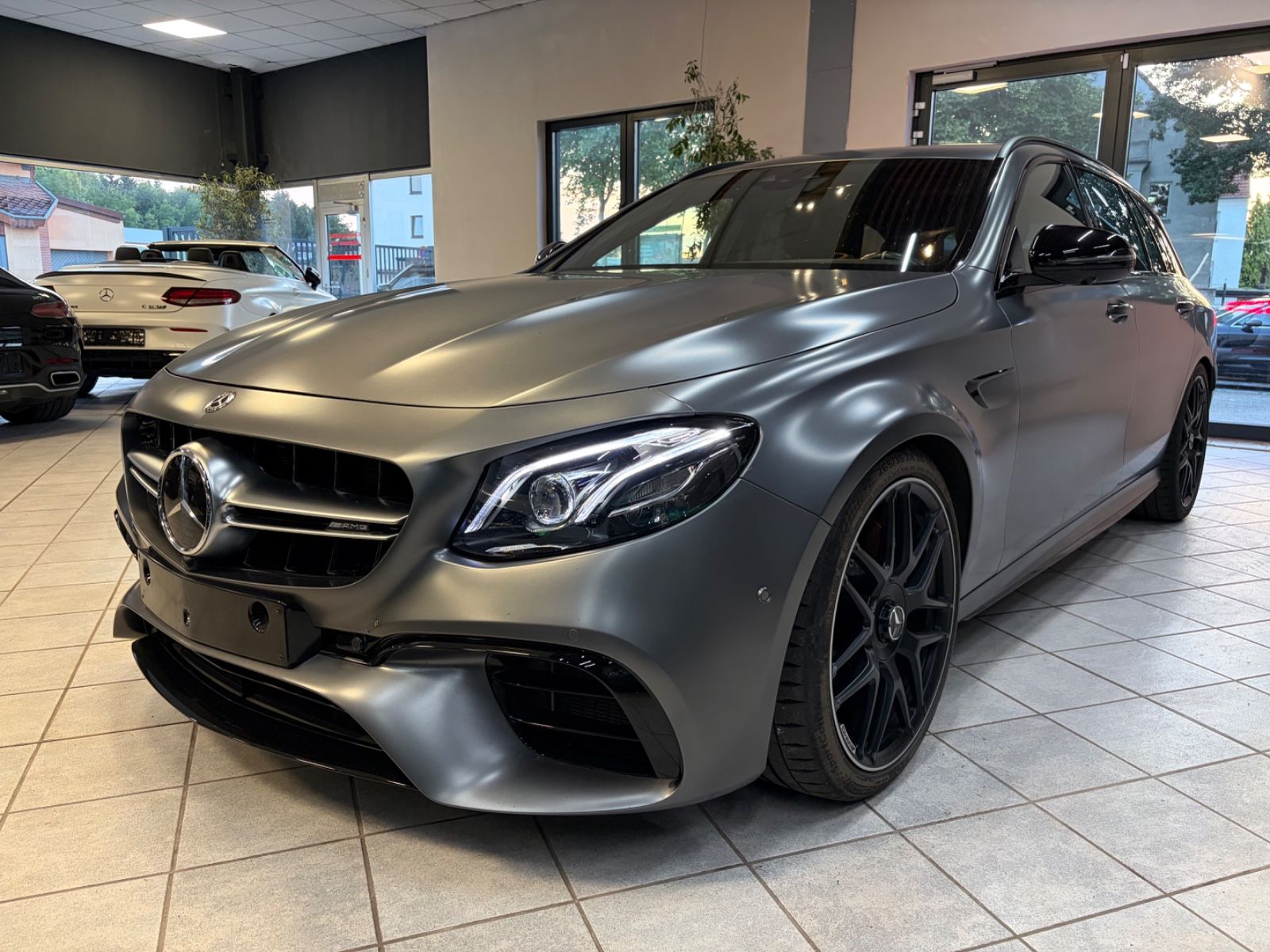 MERCEDES-BENZ E 63 S AMG 4Matic Magno /Standhz. /MB-Scheckheft