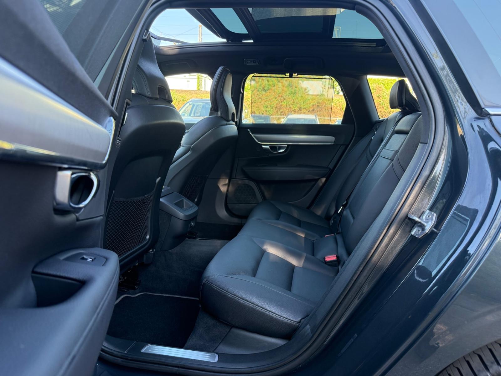 VOLVO V90 235 ch 4X4 BVA - HAYON ÉLECTRIQUE - PACK SPORT - TOIT OUVRANT