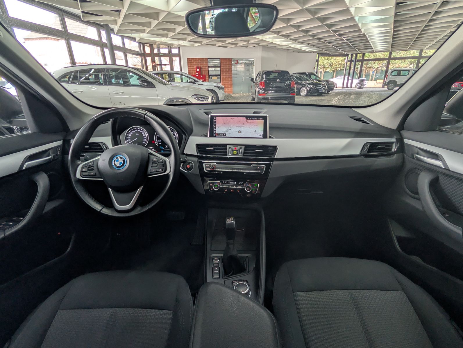 Fahrzeugabbildung BMW X1 xDrive 25e Advantage AHK LED APP VIRT SoH 87%