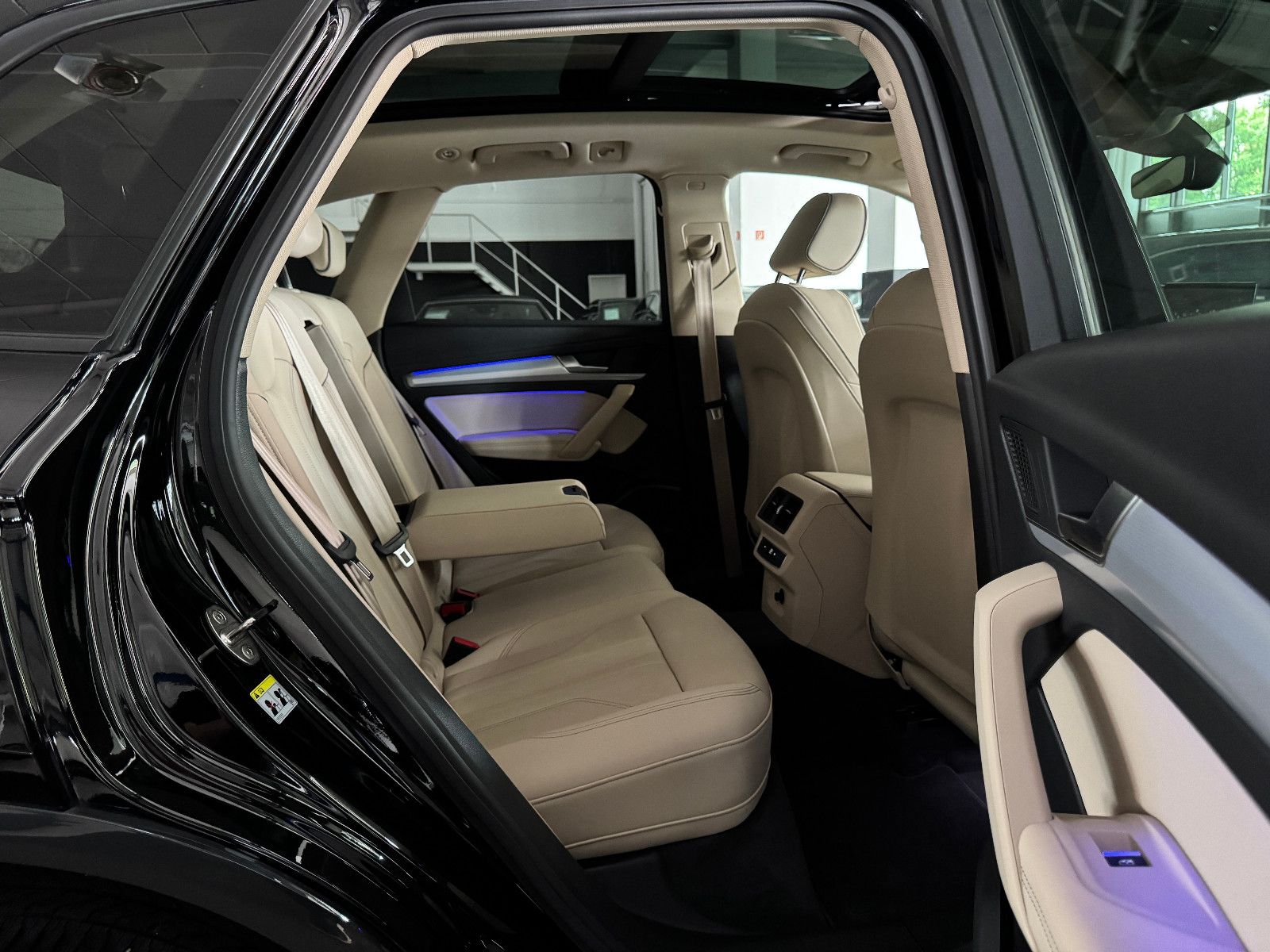Fahrzeugabbildung Audi Q5 TDI 4X4 ADVANCED SPORT PANO MATRIX B&0 VOLL