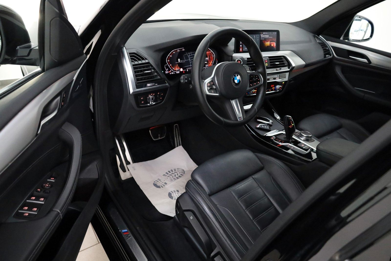 Fahrzeugabbildung BMW X3 xDrive 30d M Sport Leder,Navi,LED,Panorama,SH