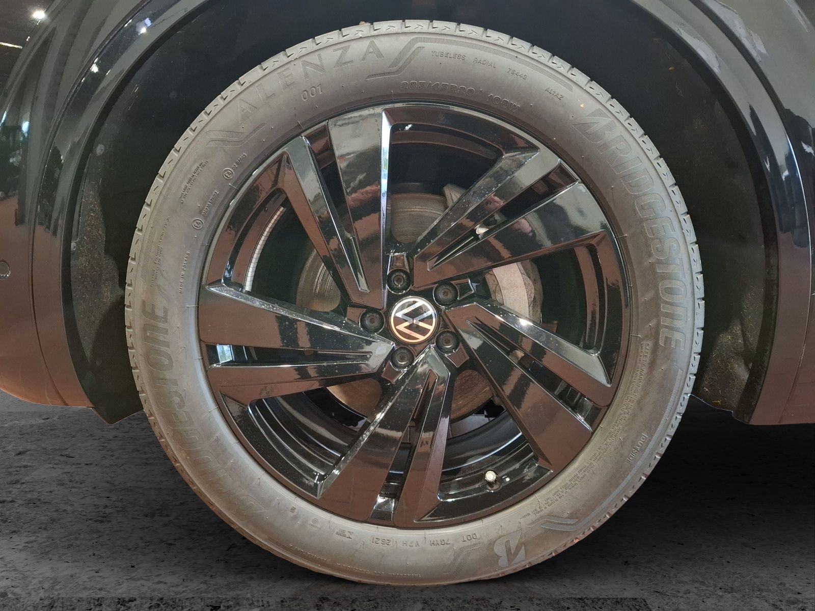Fahrzeugabbildung Volkswagen Touareg TDI R-Line 4M Standhzg. Matrix AHK Navi
