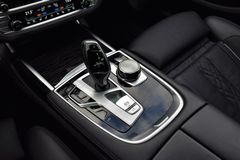 Fahrzeugabbildung BMW 750 i xDrive HuD Laser GSHD TV Sitzlüftung 360°