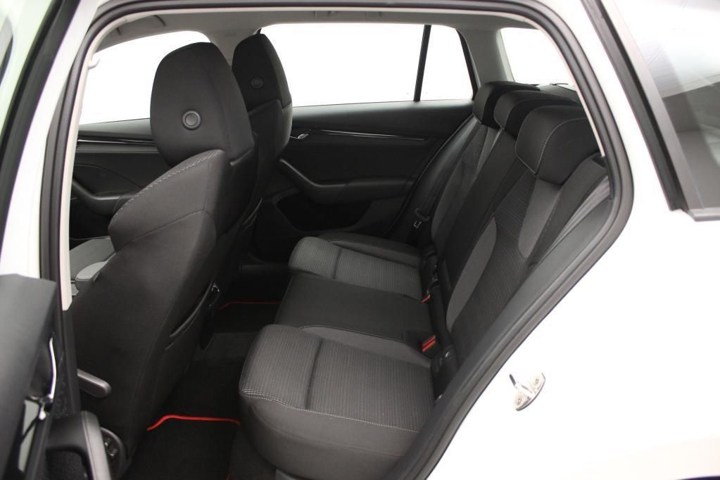 Skoda Octavia iV Combi Ambition 1.4 TSI 150kW PDC*Temp