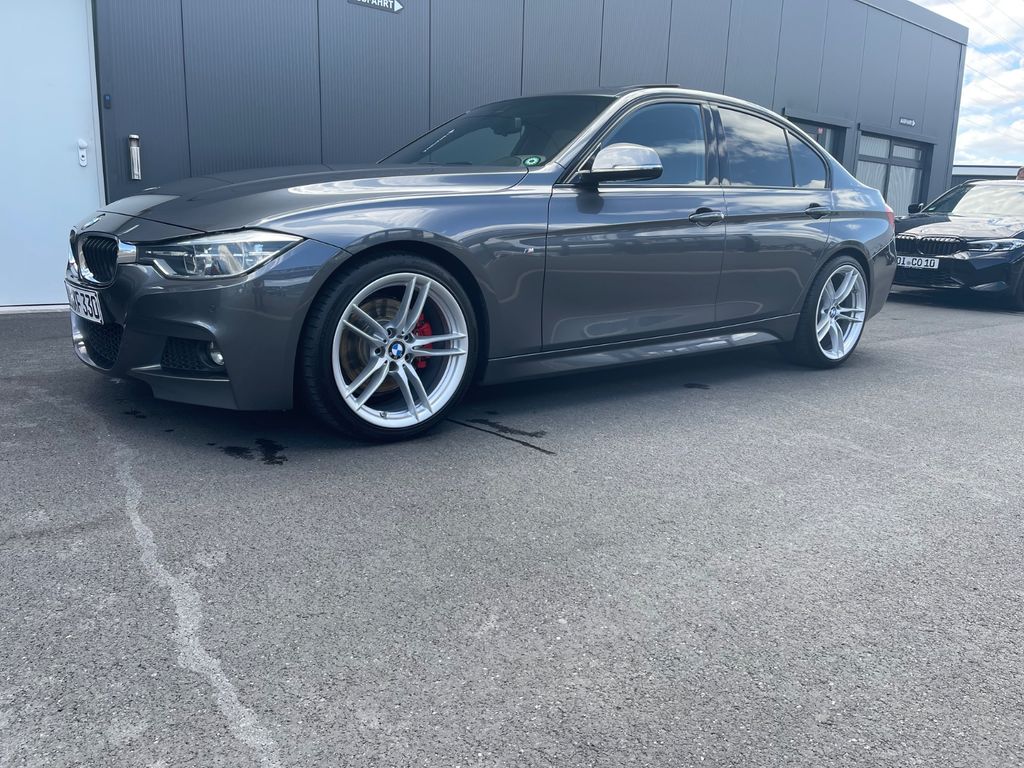 Image of BMW 330