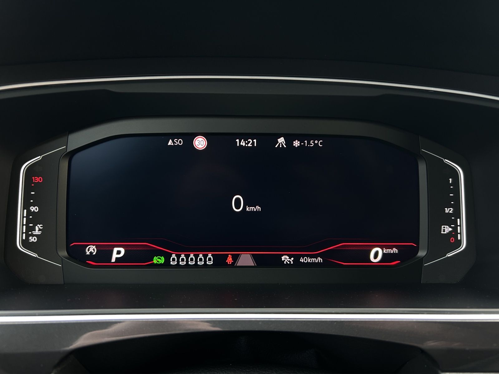 Fahrzeugabbildung Volkswagen Tiguan Allspace R-Line TDI 4M Matrix STH AHK HuD