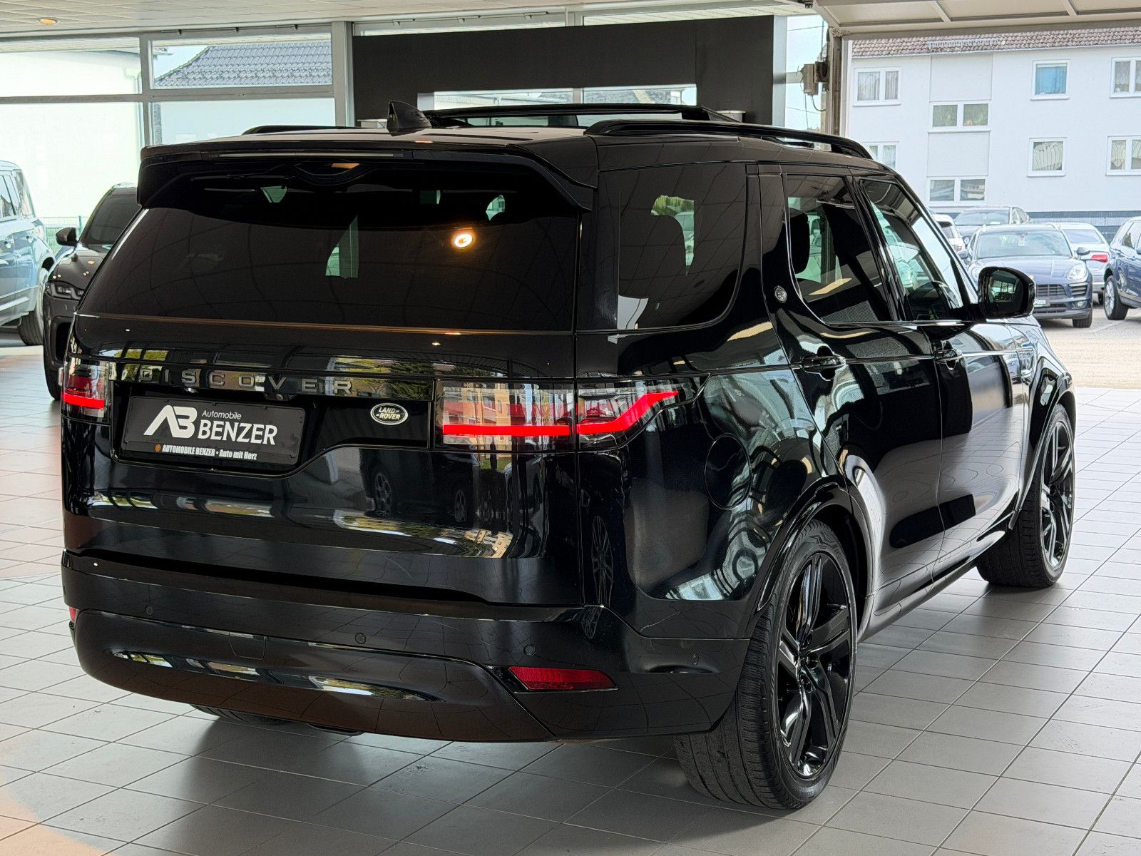 Fahrzeugabbildung Land Rover Discovery 5 R-Dynamic HSE D250 c AWD/PANO/MEMORY