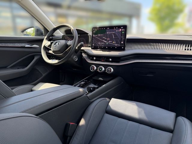Superb 2.0 TDI Selection 4x4 +AHK+NAVI+CARPLAY+