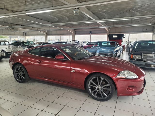 Jaguar XK8 4.2/Tolle Farbgebung + 1A Zustand