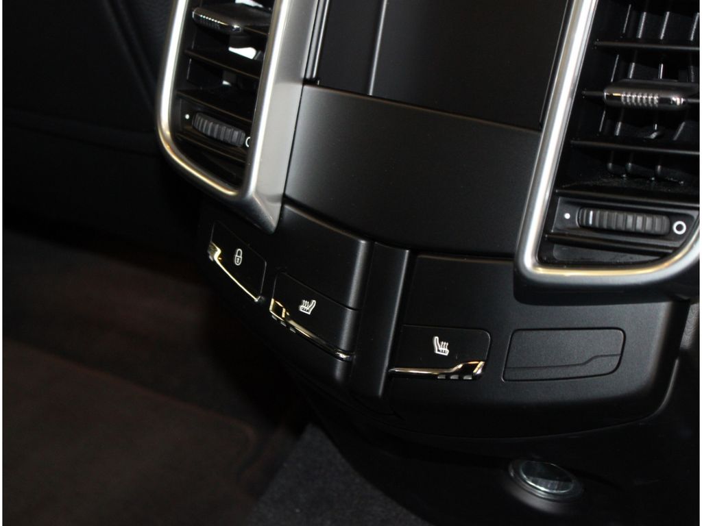 Fahrzeugabbildung Porsche Cayenne Diesel 2. Hand*Pano*Standheizung*21 Zoll