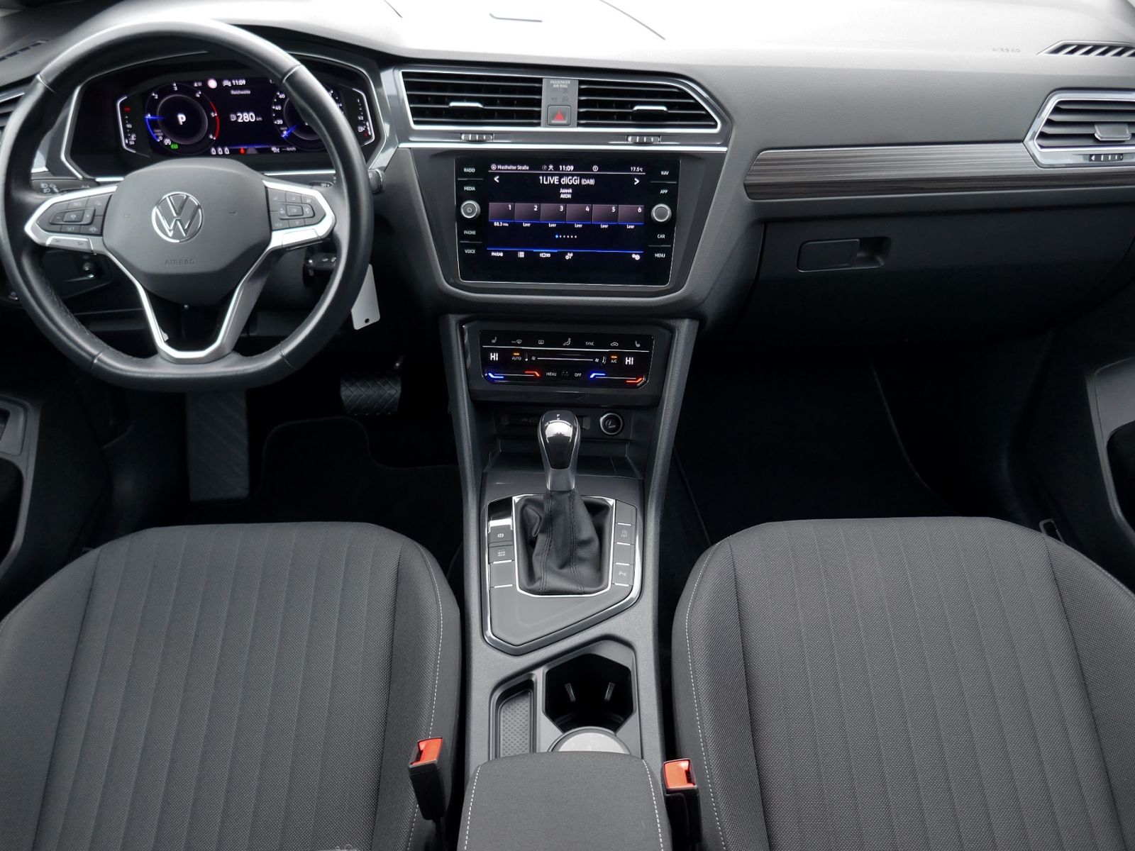 Fahrzeugabbildung Volkswagen Tiguan Allspace Life 2.0 TDI | LED AHK ACC