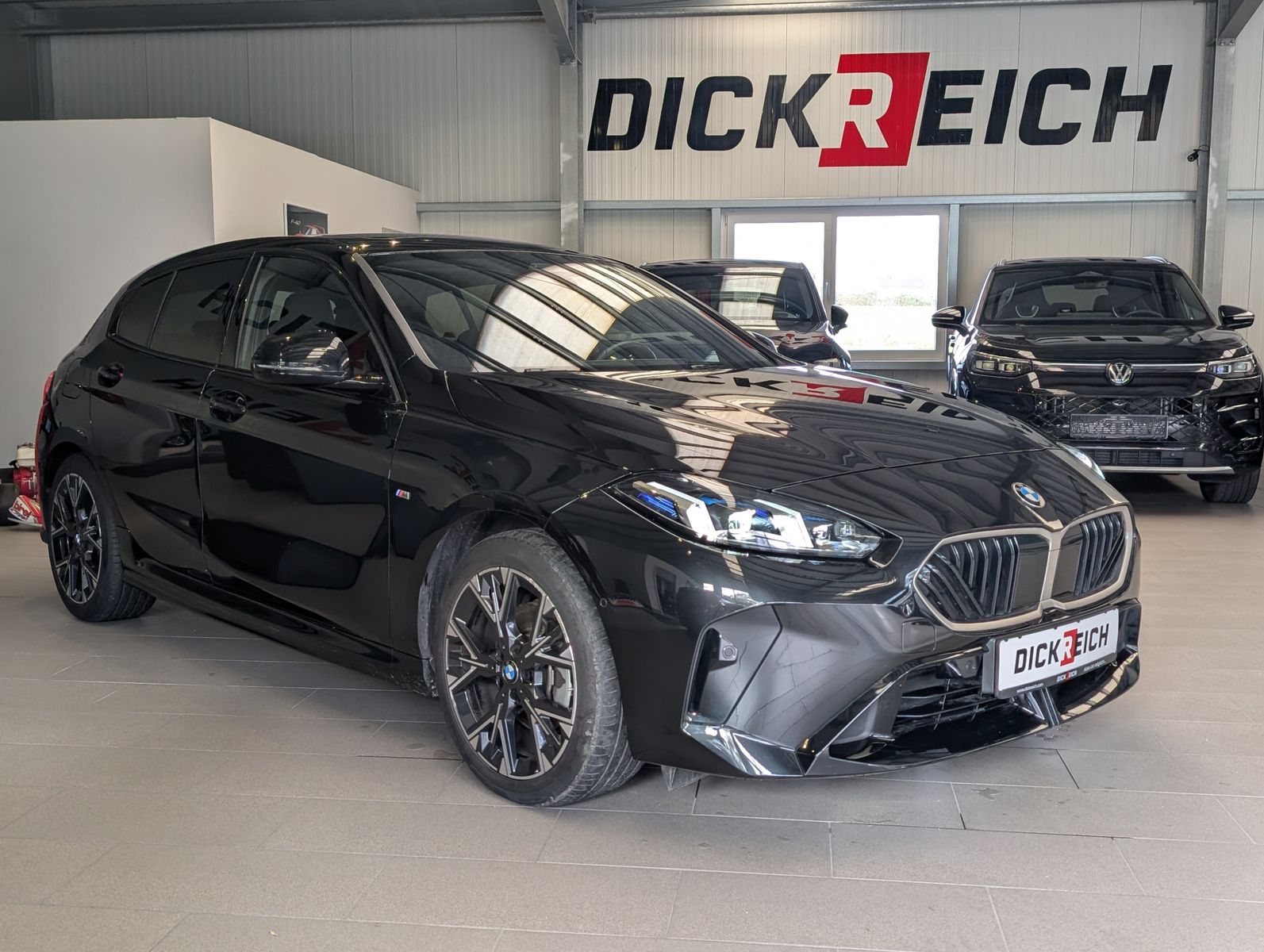 Fahrzeugabbildung BMW 118 d M-Sport Premium Ad-LED Cam Pano Alcan 18"