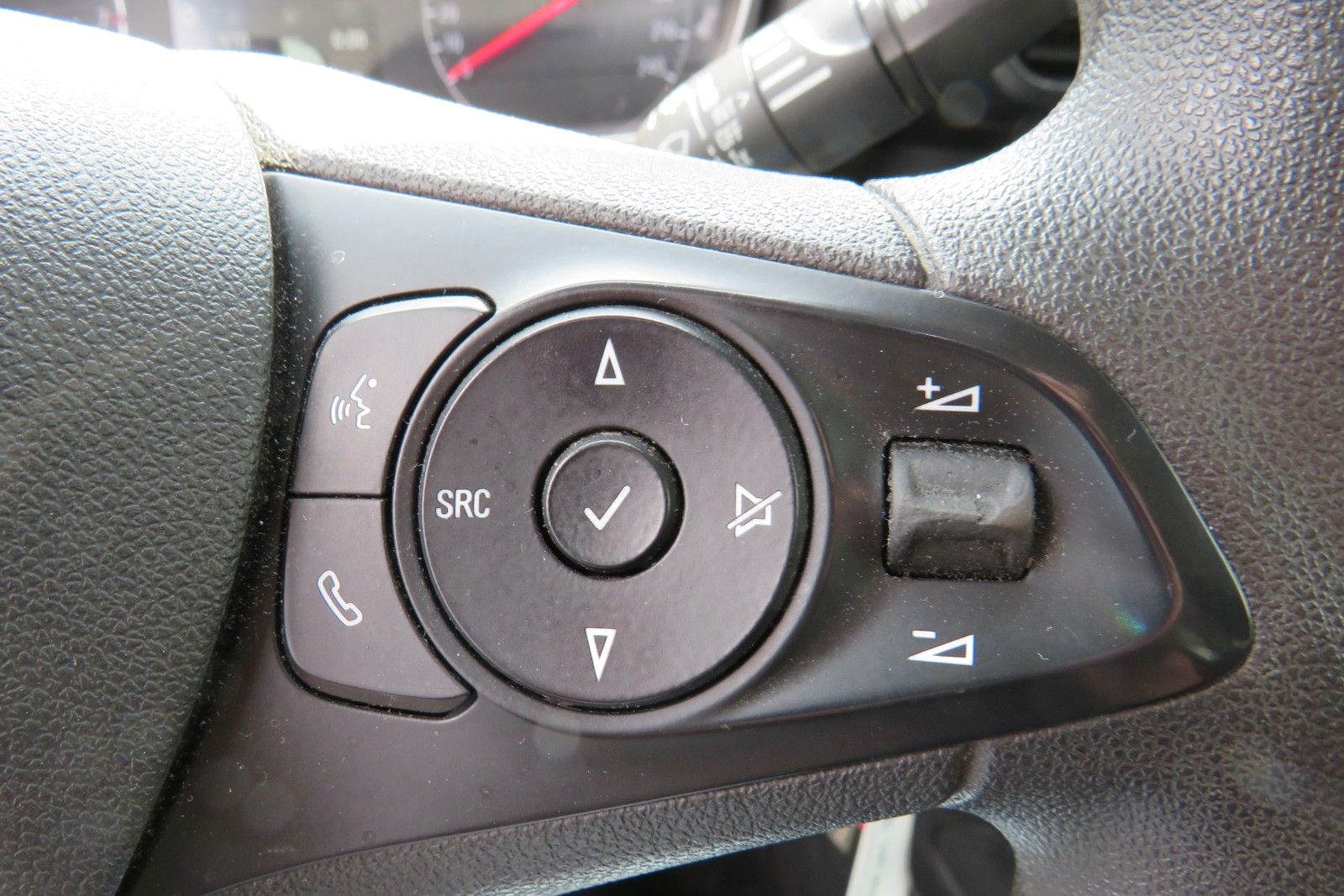 Fahrzeugabbildung Opel Combo Life E Edition NACI APP-CONNECT AHK 1.HD