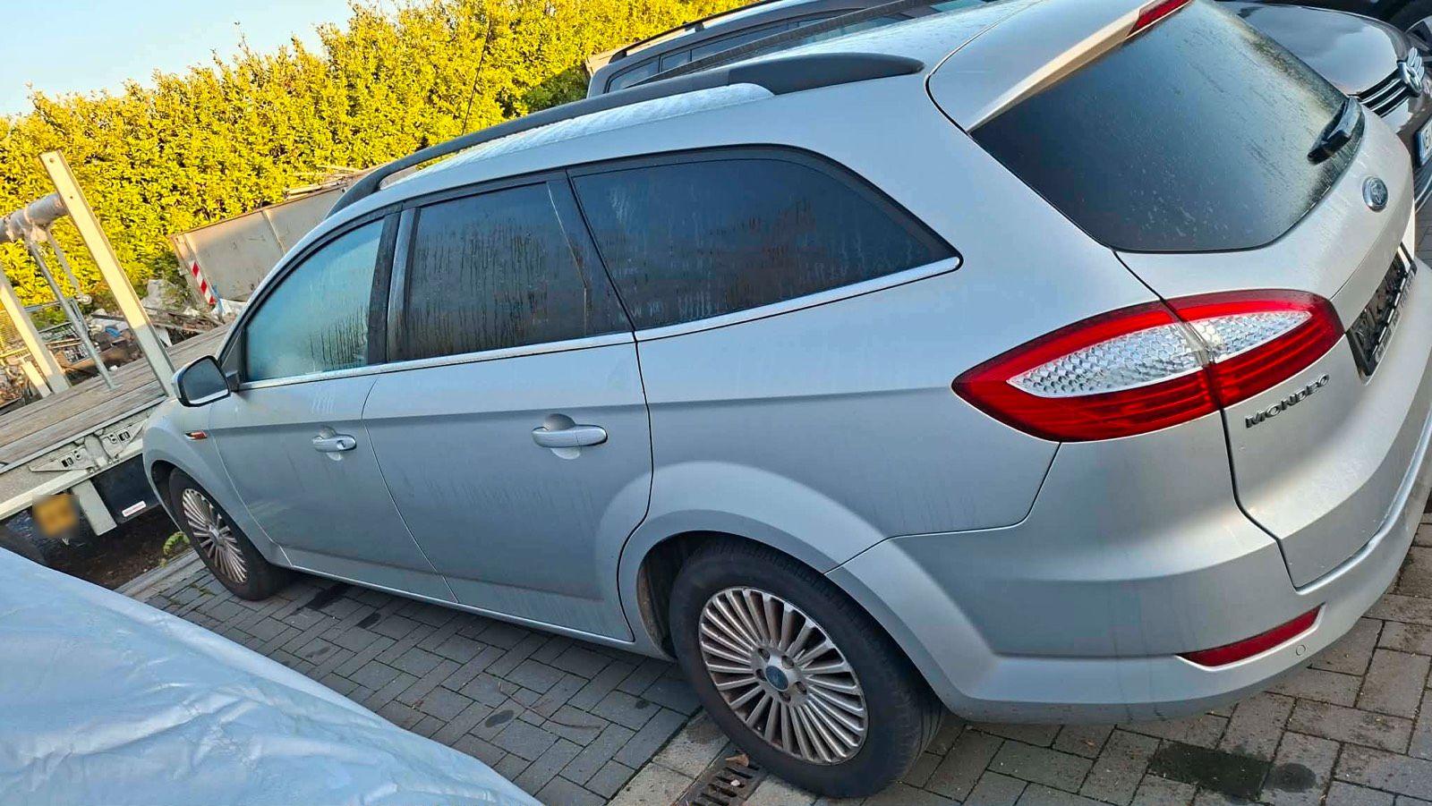 Ford Mondeo 2009 — interior