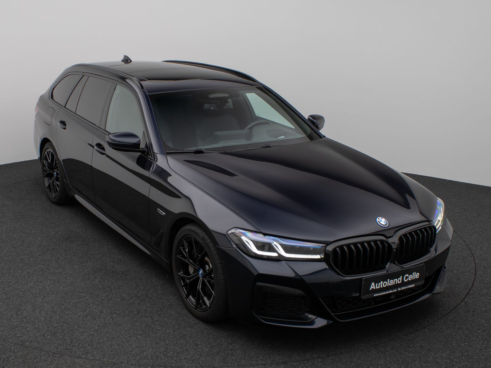 Fahrzeugabbildung BMW 530e xD M Sport Panorama Laser 360°HUD DAB H/K