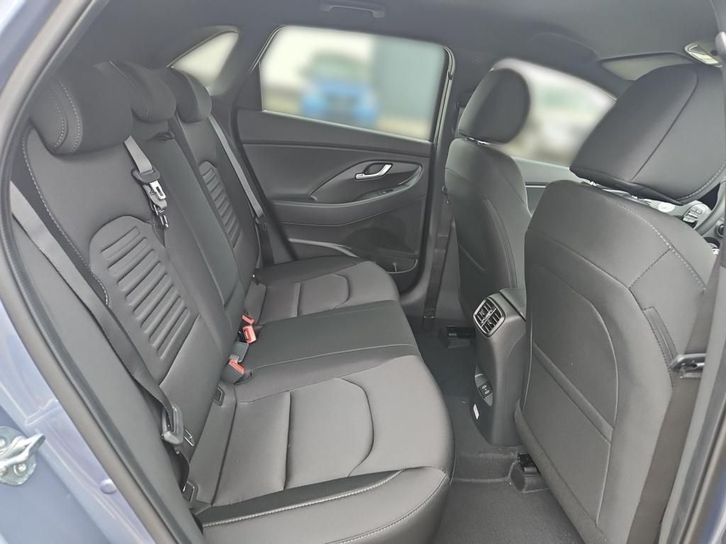 Fahrzeugabbildung Hyundai i30 FL 5-Türer ADVANTAGE 7-DCT 2xKlima SpurH