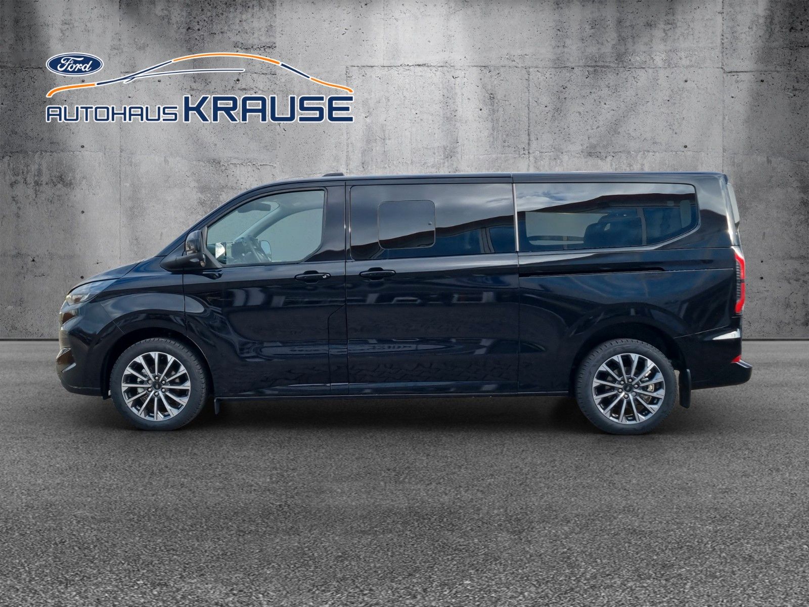 Fahrzeugabbildung Ford Tourneo Custom Bus 320 L2 Tourneo Titanium X AWD