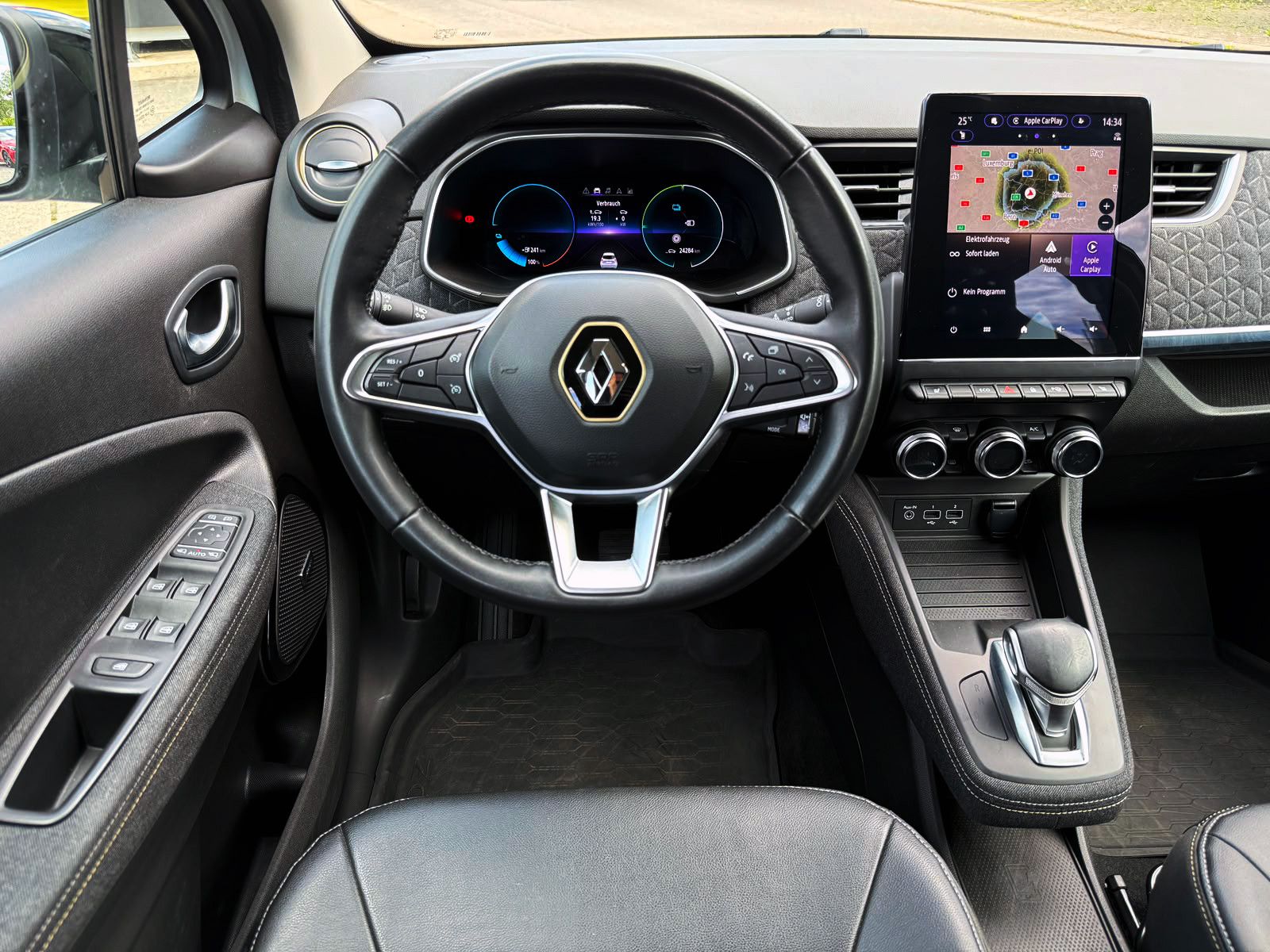 Fahrzeugabbildung Renault ZOE R135 Iconic 52kWh KAM NAV BOSE SHZ PDC LED