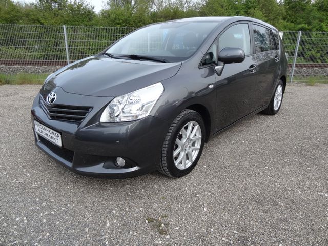 Fahrzeugabbildung Toyota Verso Travel/Kamera/1.Hand/PDC/Navi/Top Zustand