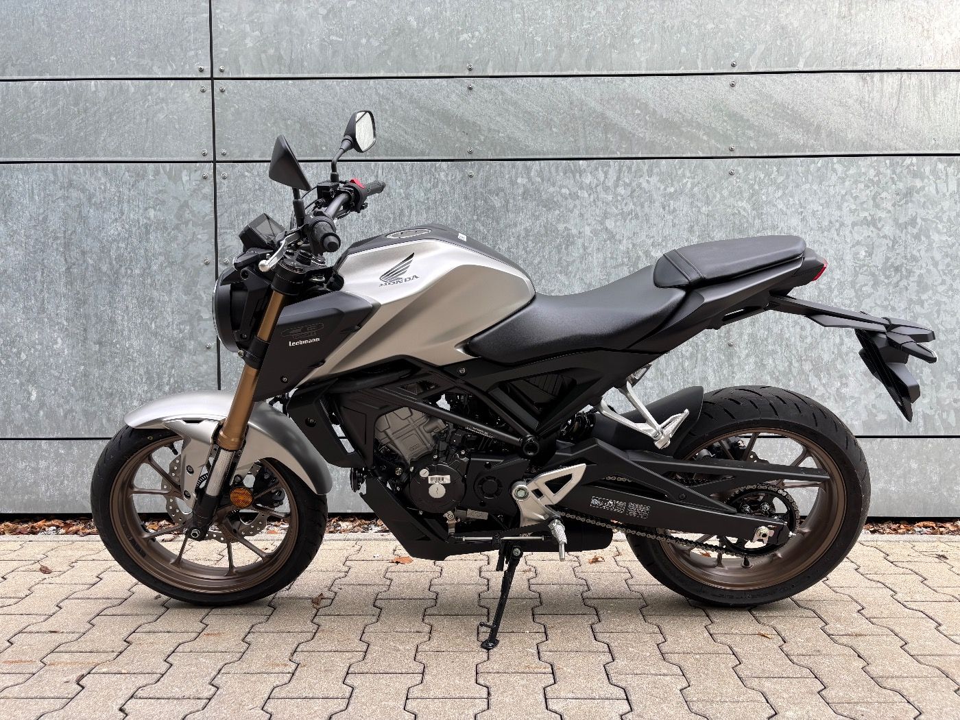 Fahrzeugabbildung Honda CB 125 R 2024 Tagesz.