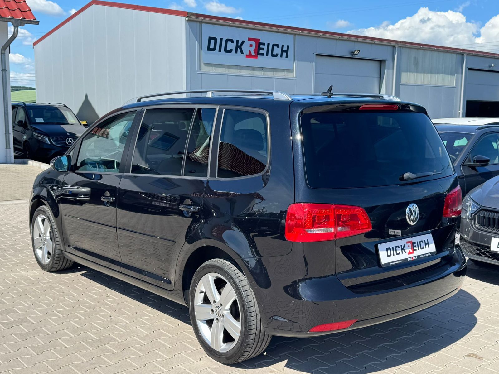 Fahrzeugabbildung Volkswagen Touran 2.0 TDI Cup PANO*BI-XENON*KLIMA*PDC*SHZ