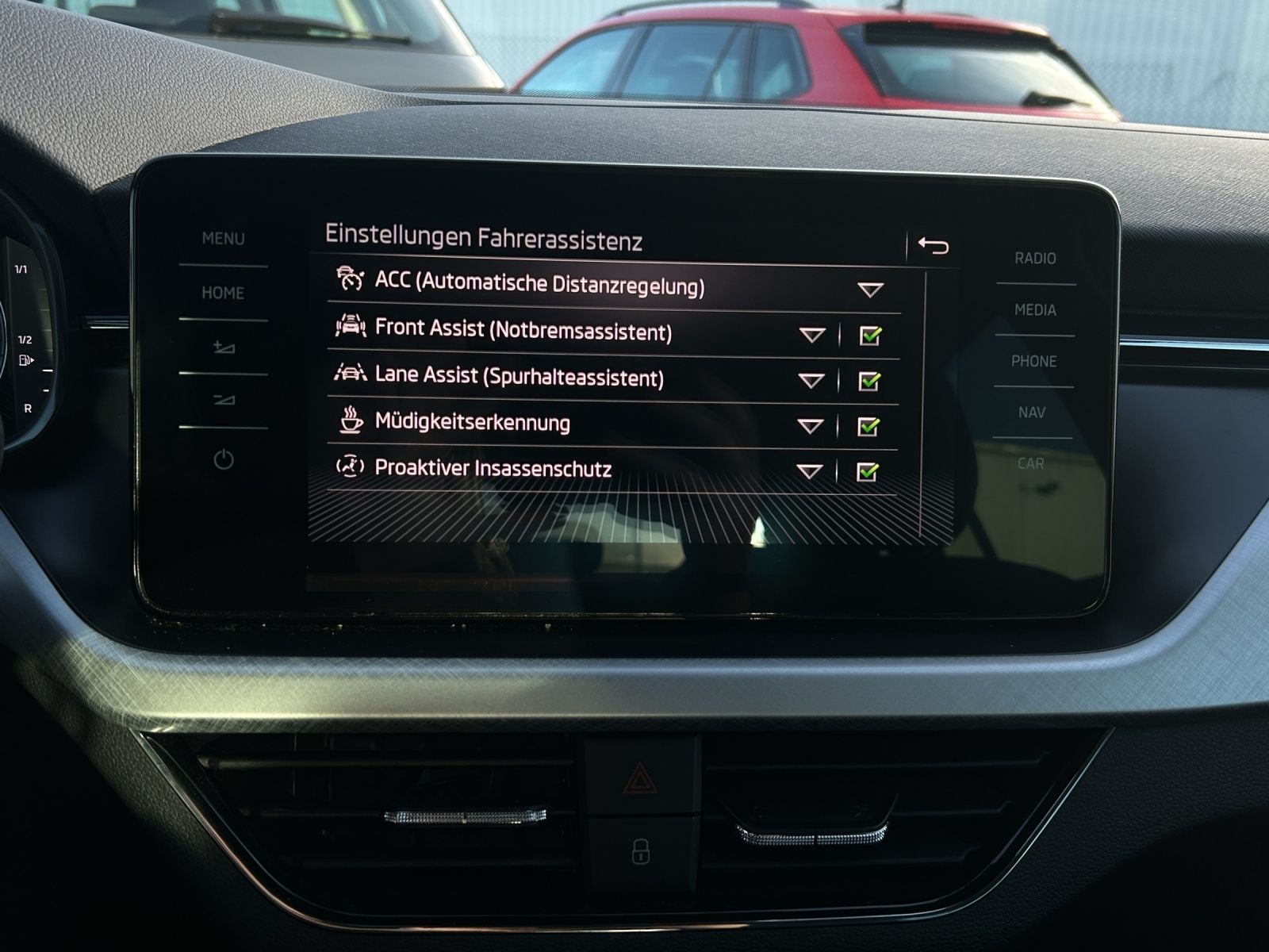 Fahrzeugabbildung SKODA Kamiq TSI Tour DSG LED Navi AID ACC RFK SH