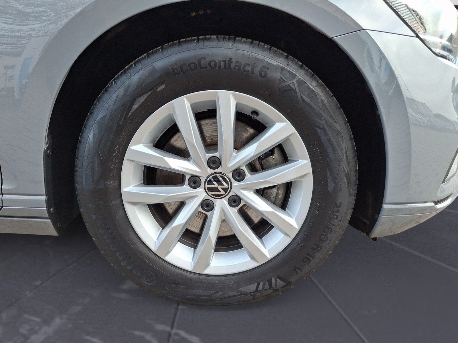 Volkswagen Passat Variant - Bild 12