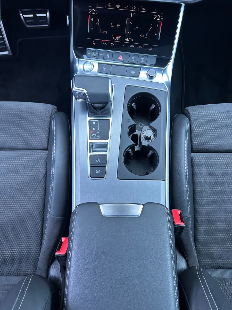 Fahrzeugabbildung Audi A6 Avant 3.0 TDI Qu S-Line NAV+LED+PANO+KAM+ACC