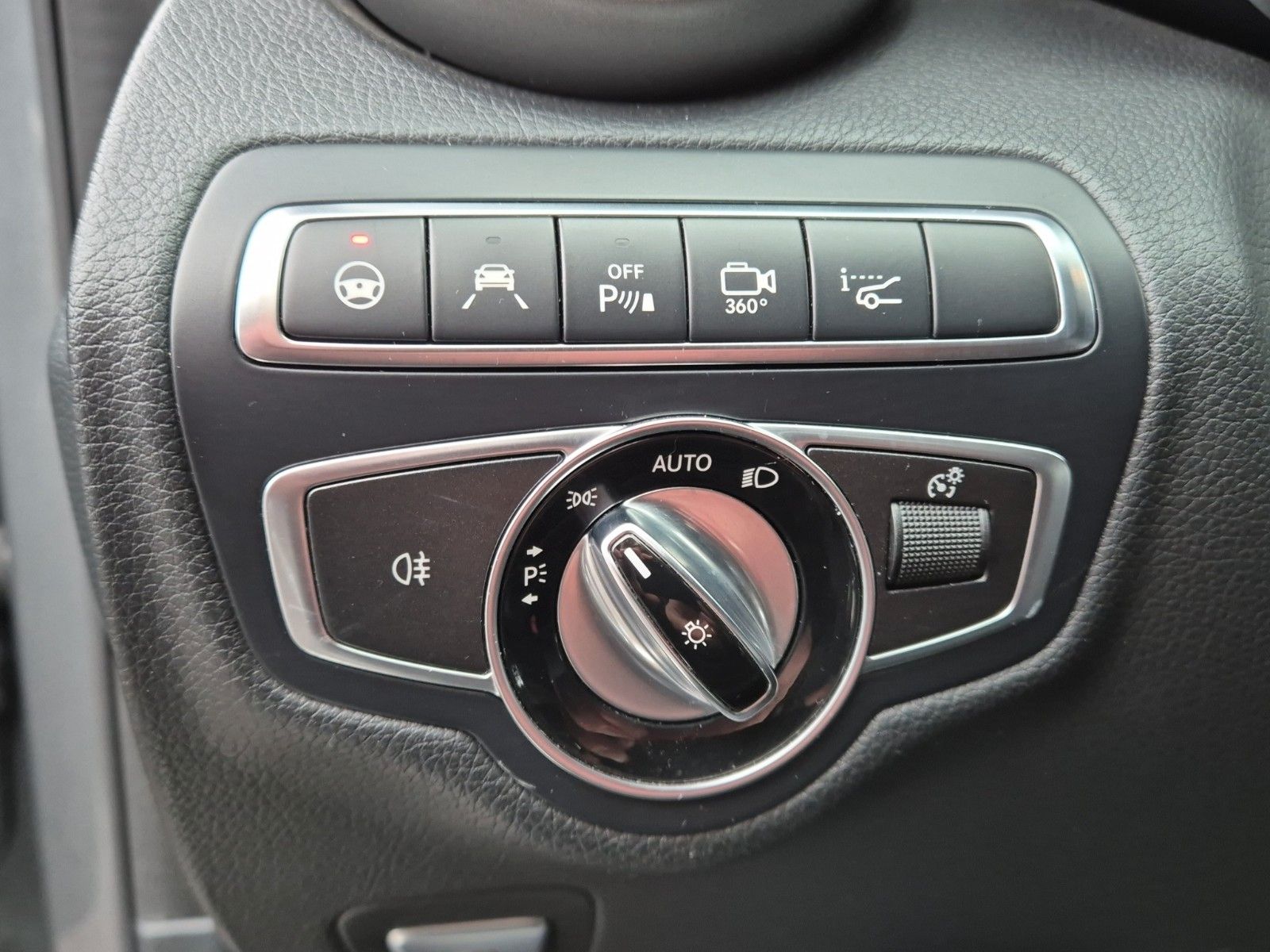 Fahrzeugabbildung Mercedes-Benz C43AMG PERF NIGHT BURM KAM LED HUD 360° HECK