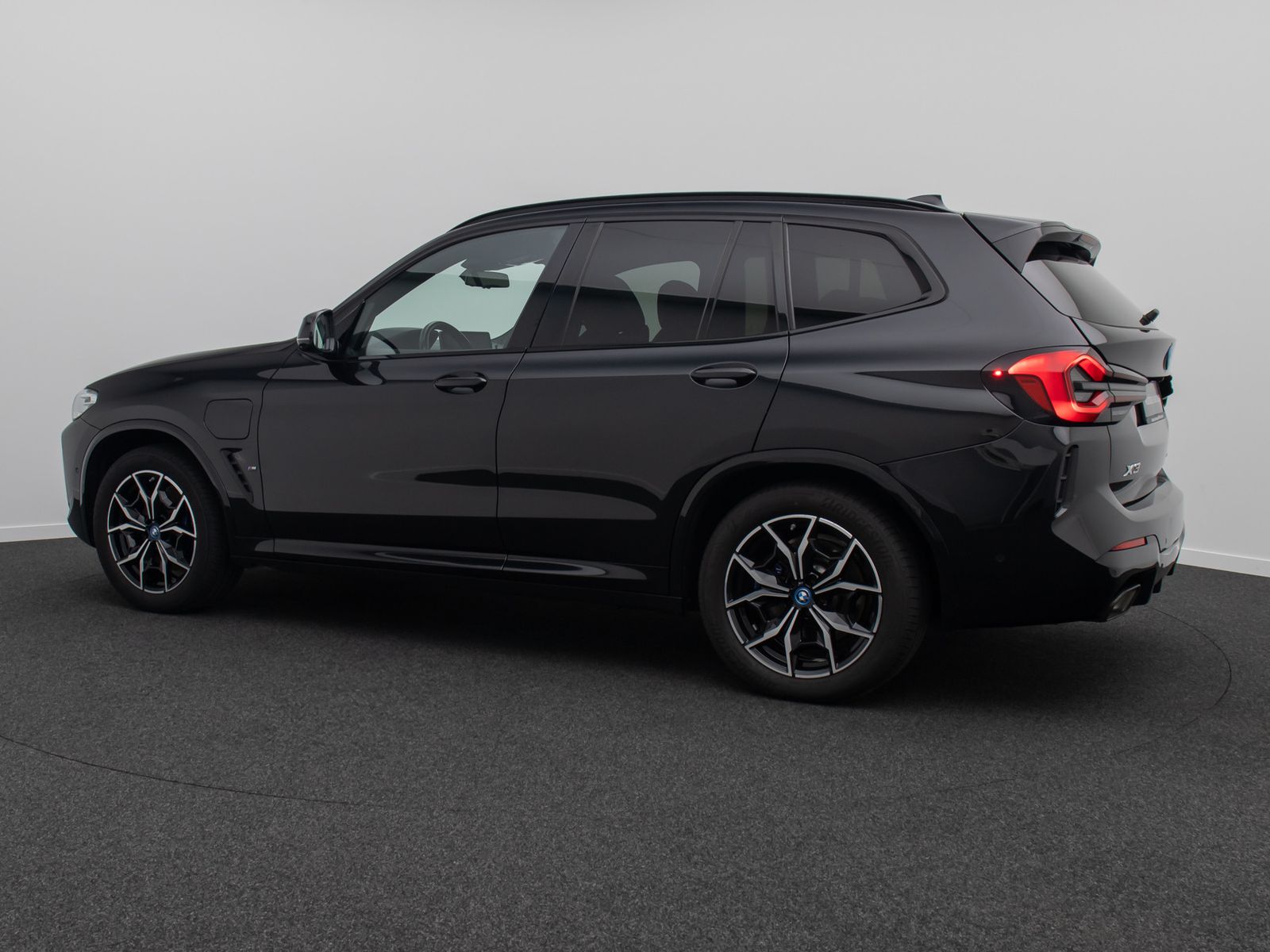 Fahrzeugabbildung BMW X3 xD30e M Sport 360&deg;HUD DAB H/K Panorama 19Zoll