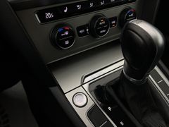 VW Passat Variant / MASSAGE/ ACC / GARANTIE / AHK /