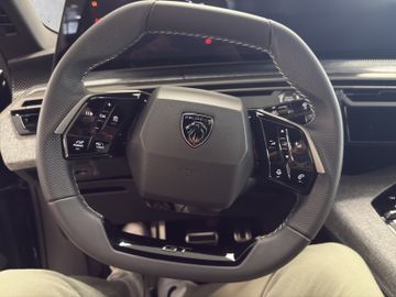 Peugeot 3008 GT HYBRID 145 Kam.+KeyLess+SHZ+Navi+PANO