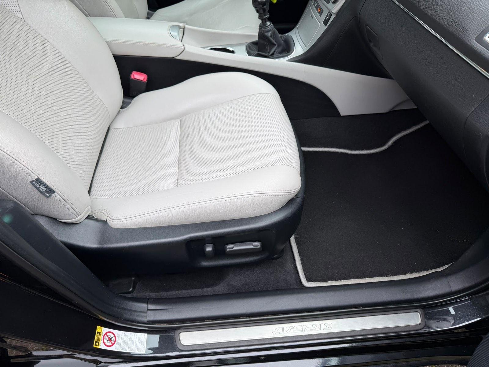 Toyota Avensis 2013 — photo 7