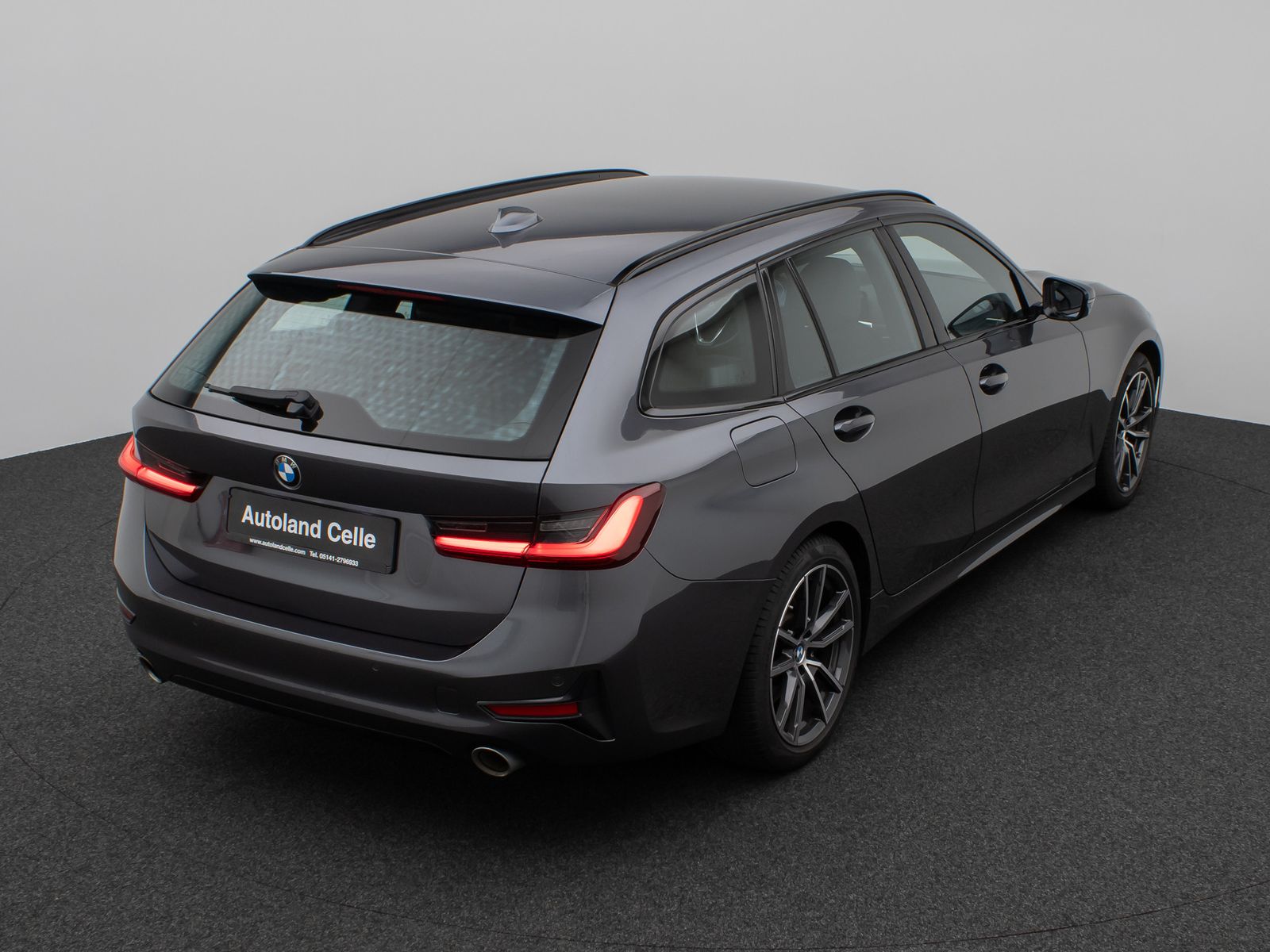 Fahrzeugabbildung BMW 330i xD SportLine DAB HiFi PDC Alarm LED M Sport