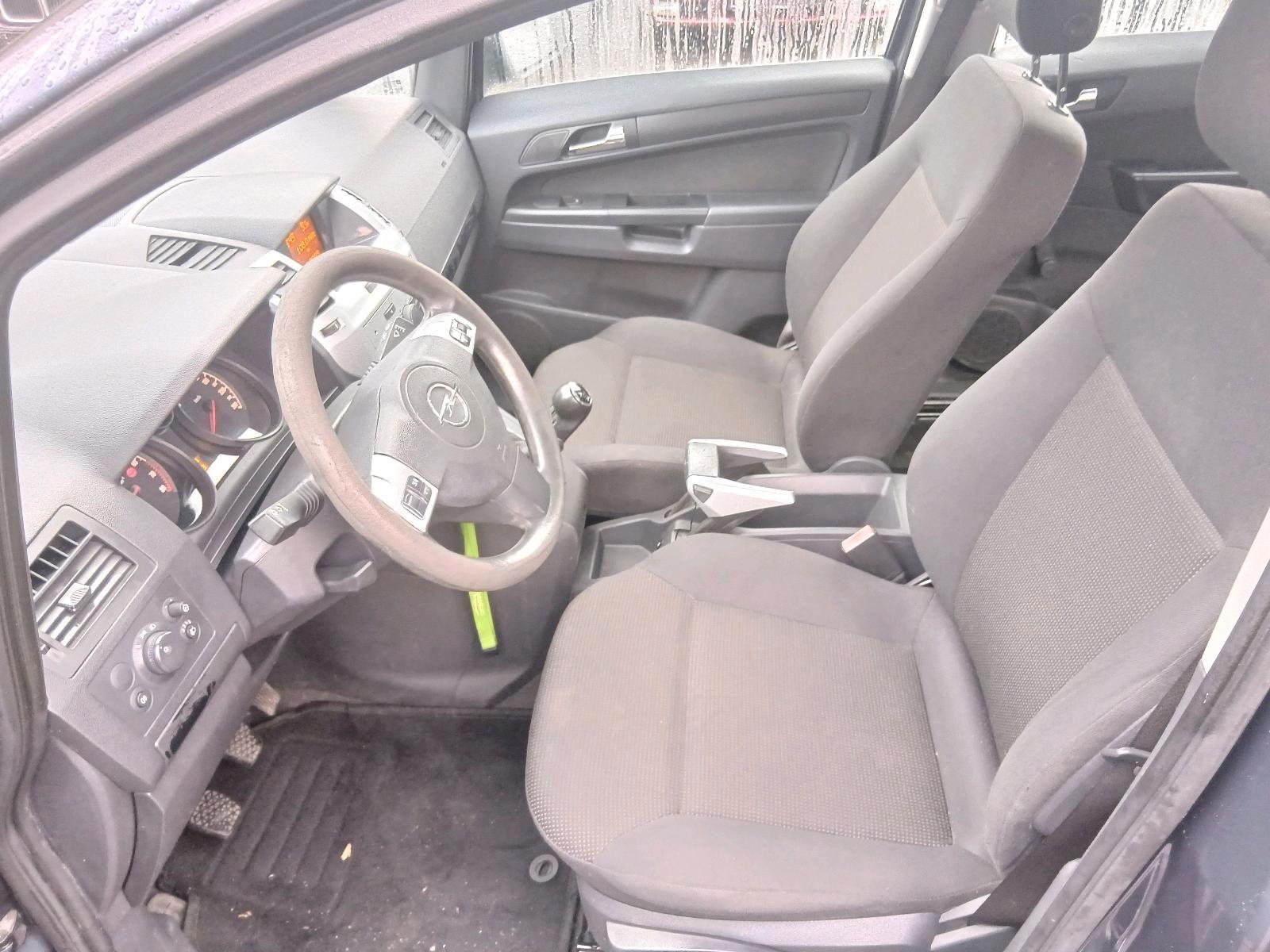 Opel Zafira 2009 — photo 11