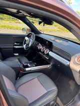 Mercedes-Benz EQB 300 4MATIC - Electric Art 7 Sitzer  - Mercedes-Benz EQB