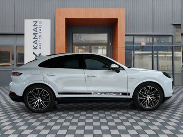 Porsche Cayenne - 1