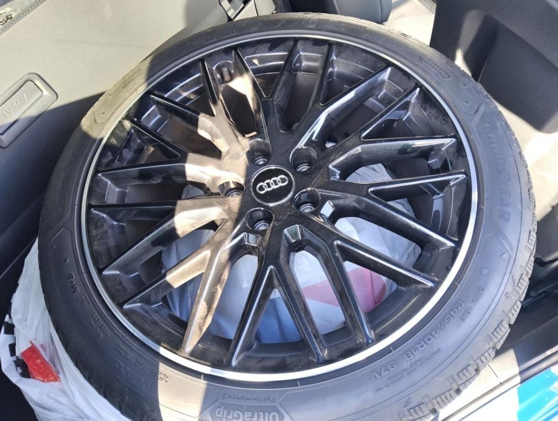 Fahrzeugabbildung Audi A4 Avant 45 TFSI quattro S-LINE TURBO-BLUE B&O