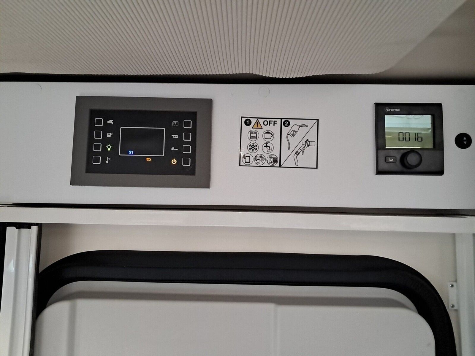 Fahrzeugabbildung Forster T F745 EB LTE,Solar,Markise,Lithium,Hubbett