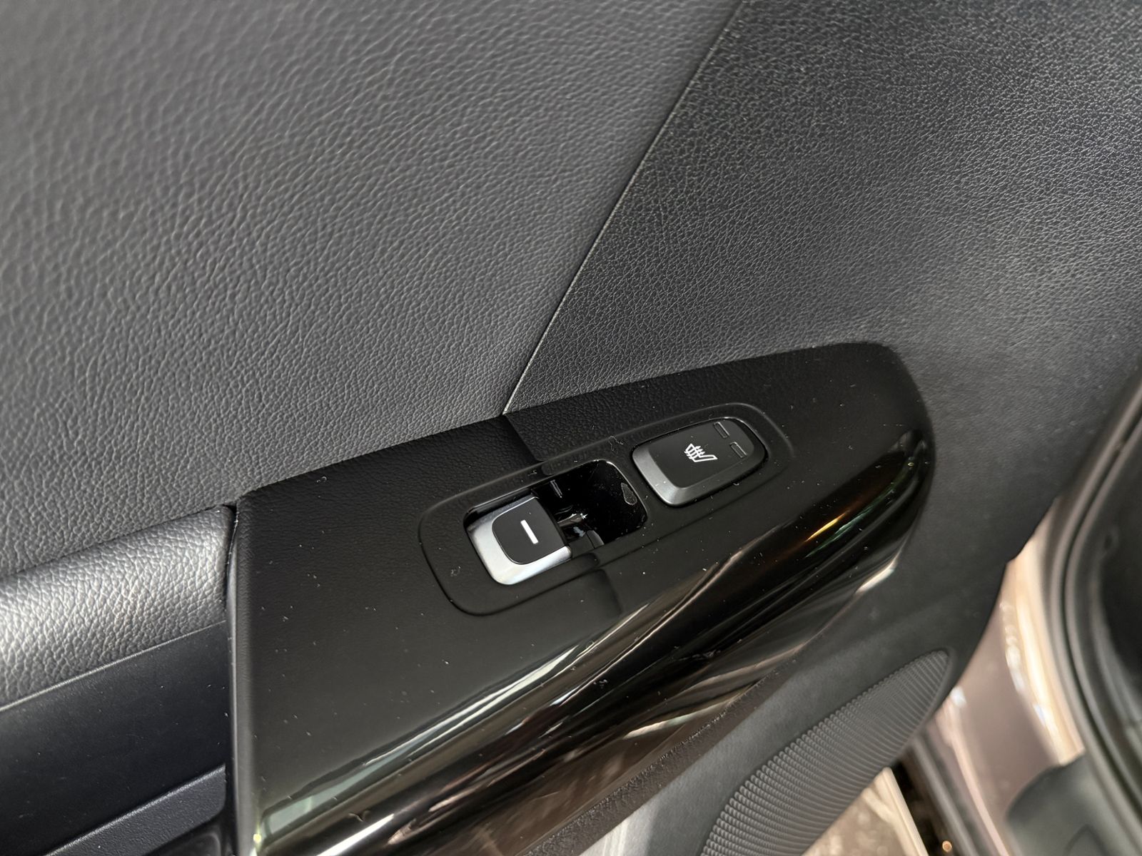 Fahrzeugabbildung Kia Sportage GT-Line 4WD AHK JBL ALU