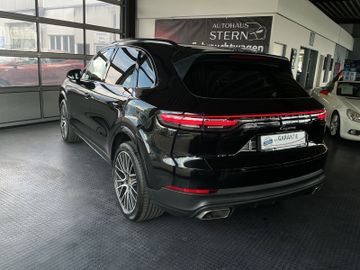 Porsche Cayenne - 4