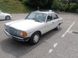 Mercedes-Benz Mercedes 240 D W123. HU 5/27 - Mercedes-Benz 240: W123 240d