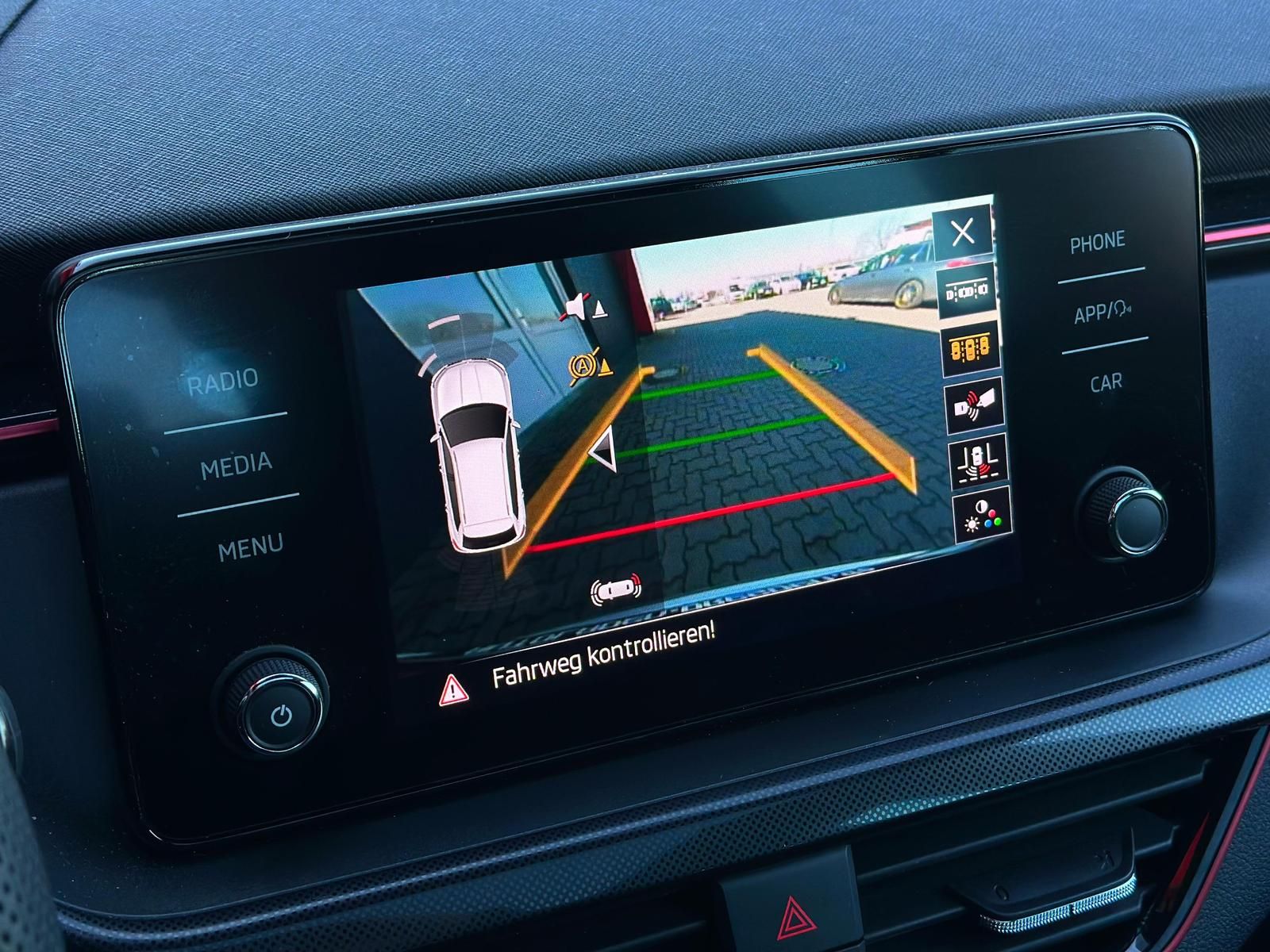 SKODA Kamiq 1.0TSI MONTE CARLO LED#ACC#SPUR#PANO#SHZ - Image 21