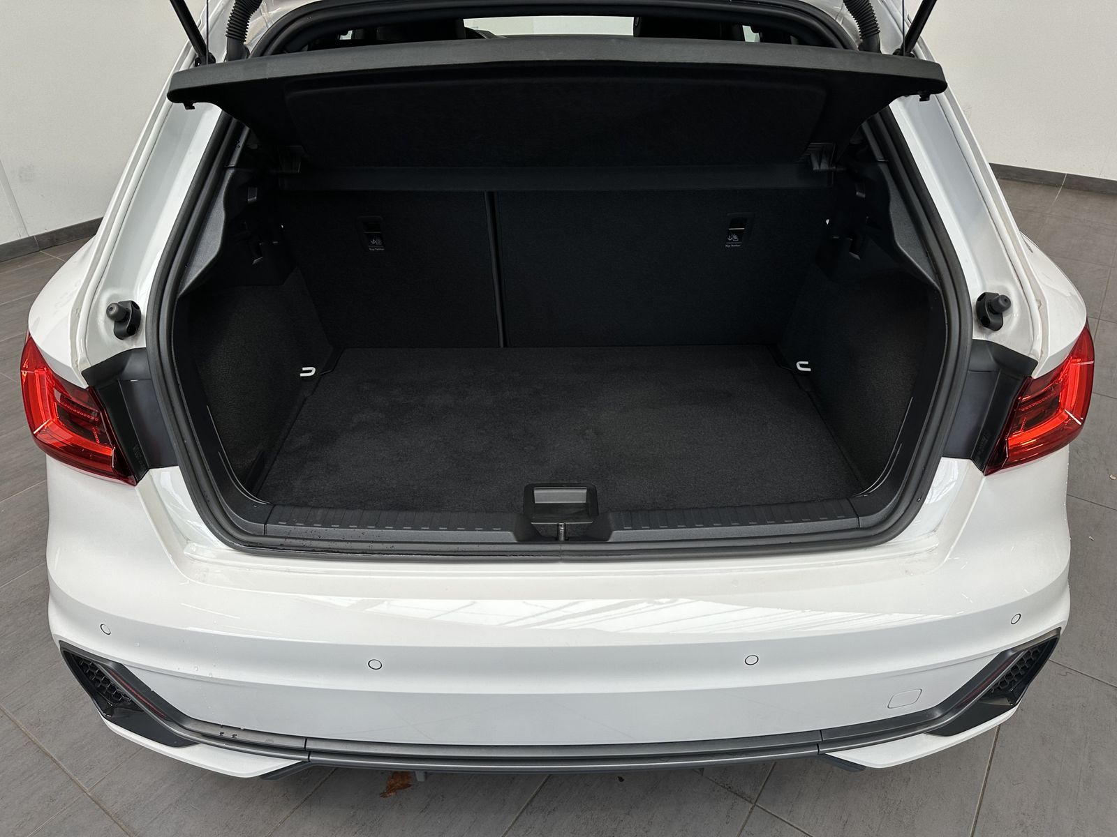 Fahrzeugabbildung Audi A1 35 TFSI S-Line Aut. NAV+LED+KAMERA+DIGDISPLAY