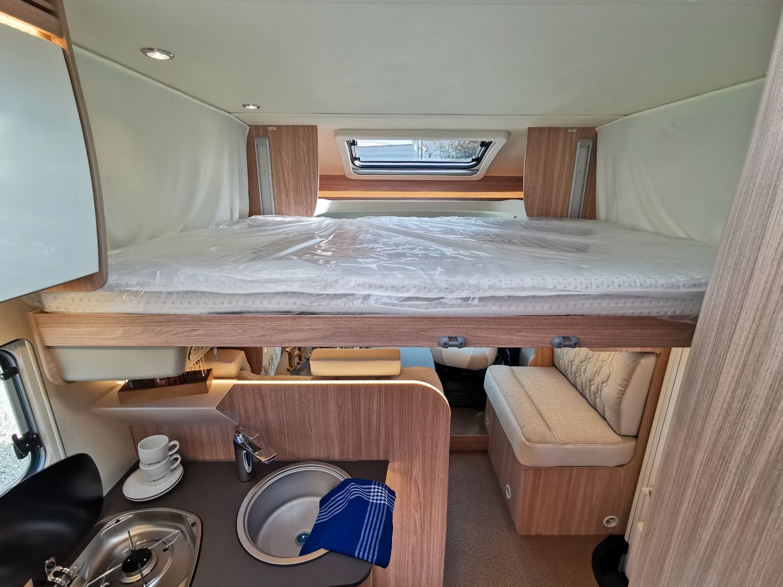 Fahrzeugabbildung Bürstner Limited T 726 G  SIE SPAREN 13.839 € !!!
