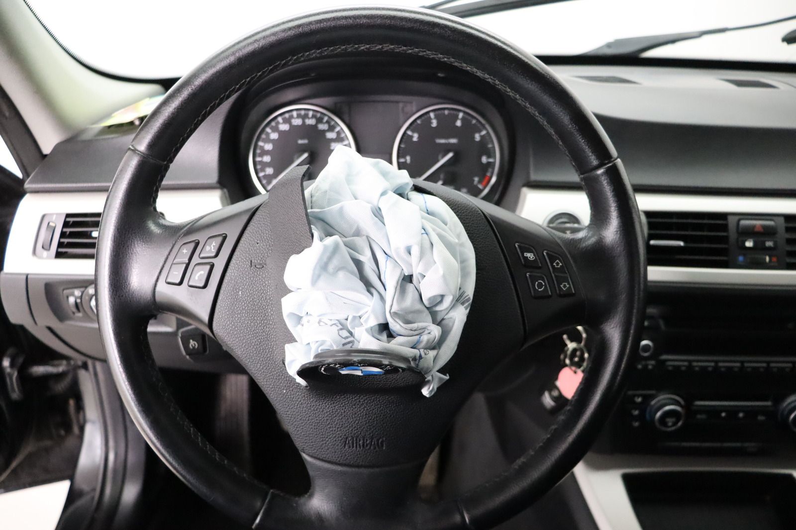 Fahrzeugabbildung BMW 318 i Touring * Klimaautomatik